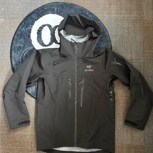 Arc'teryx Men's Black Performance Jacket